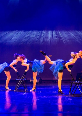 Stage Cabaret, Vacances en famille, Danse collective en ligne